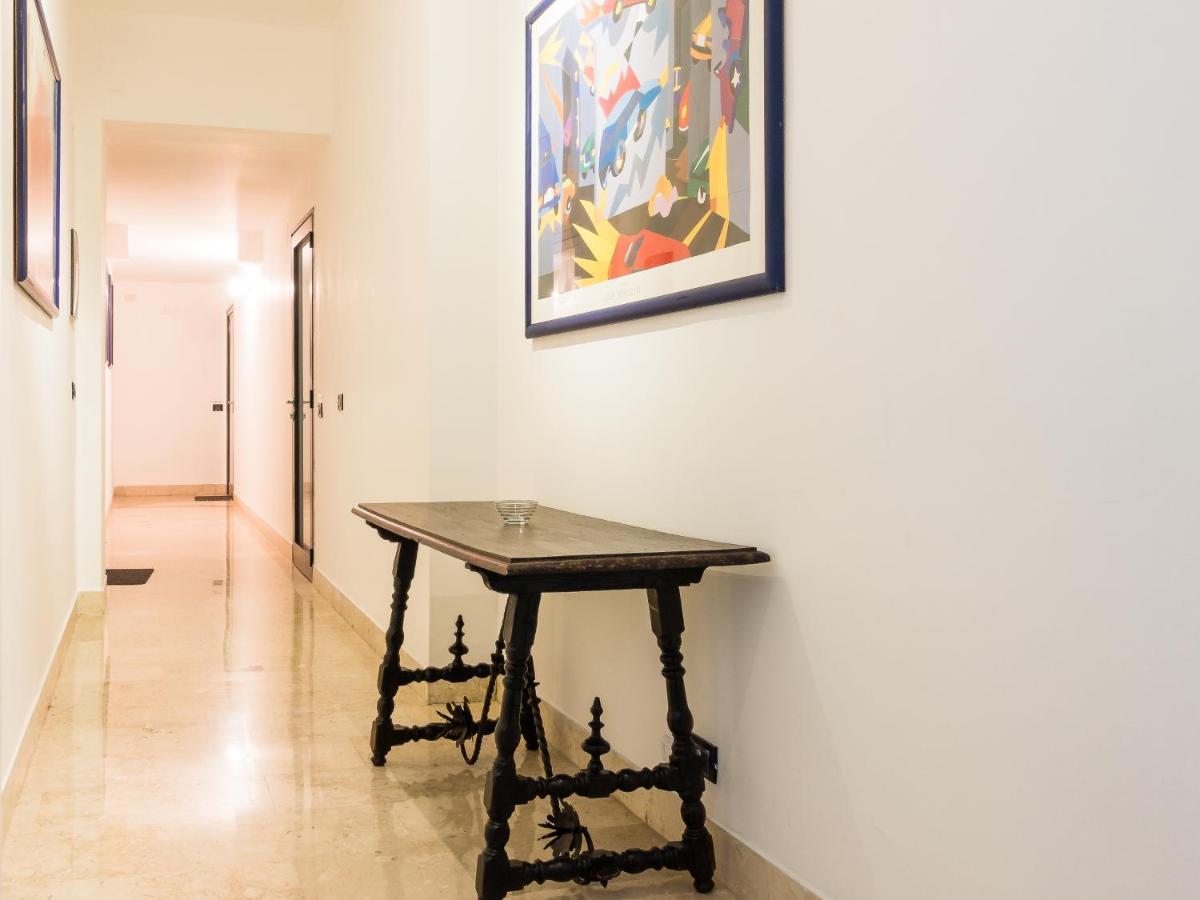 Apartment In Center